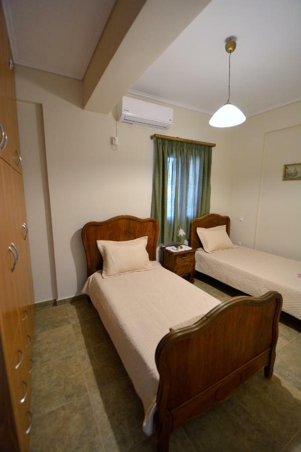 Athevillas Chrysoula Mézapos Екстериор снимка